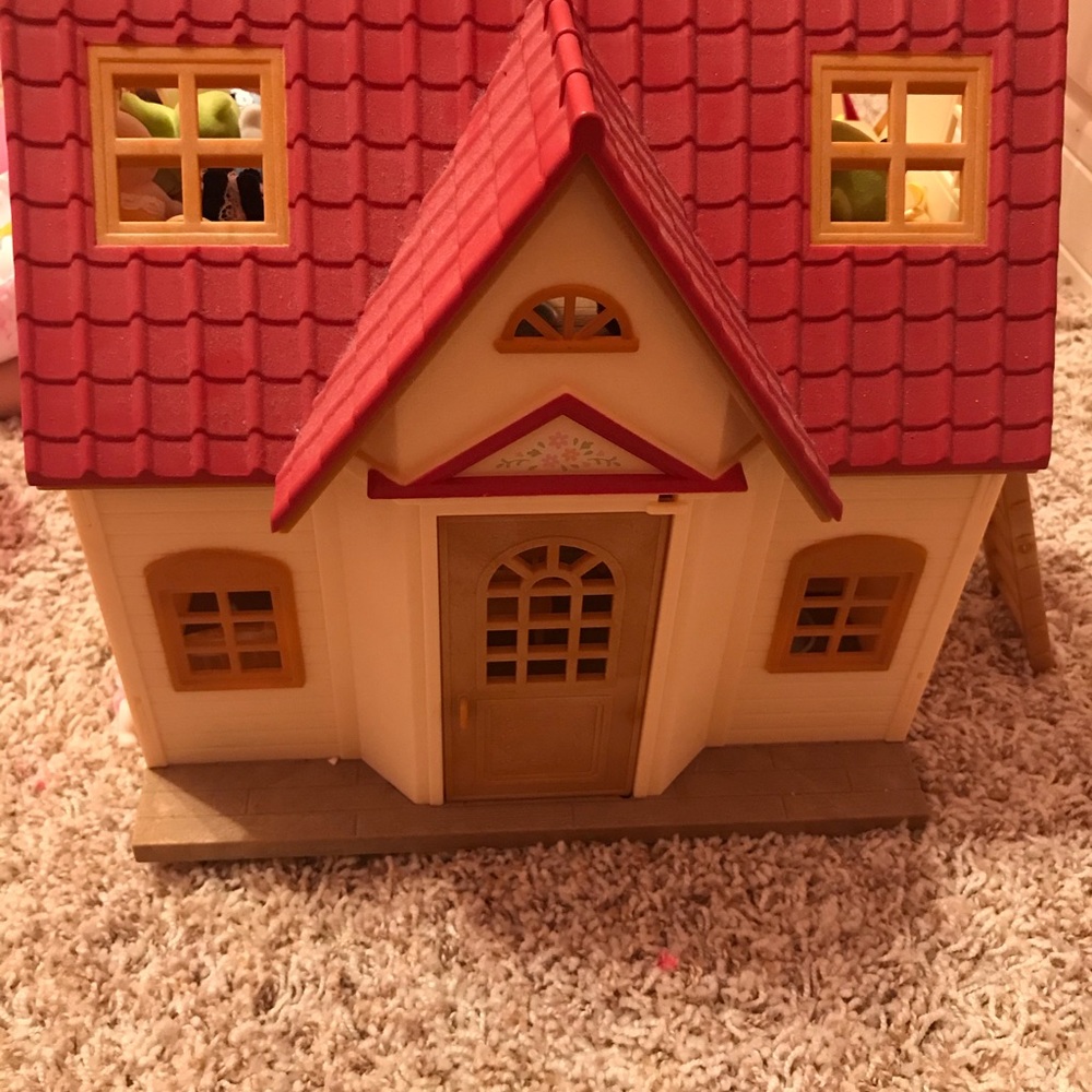 Calico Critters Cottage plus 5 families/furniture